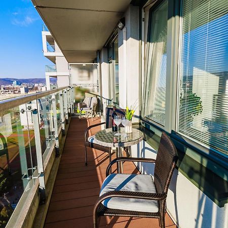 Sunny Apartment With Amazing Terrace On The 13Th Floor Near City Center Bratislava Exterior photo