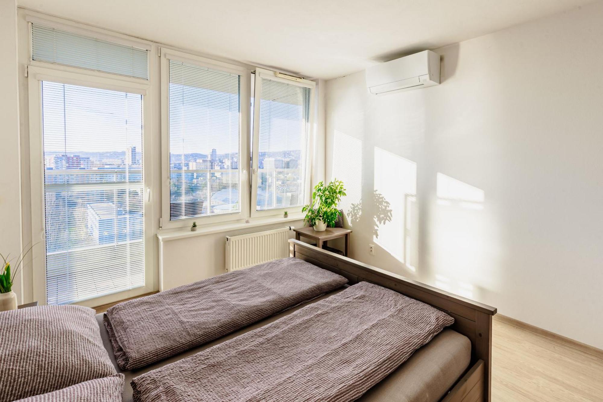 Sunny Apartment With Amazing Terrace On The 13Th Floor Near City Center Bratislava Exterior photo