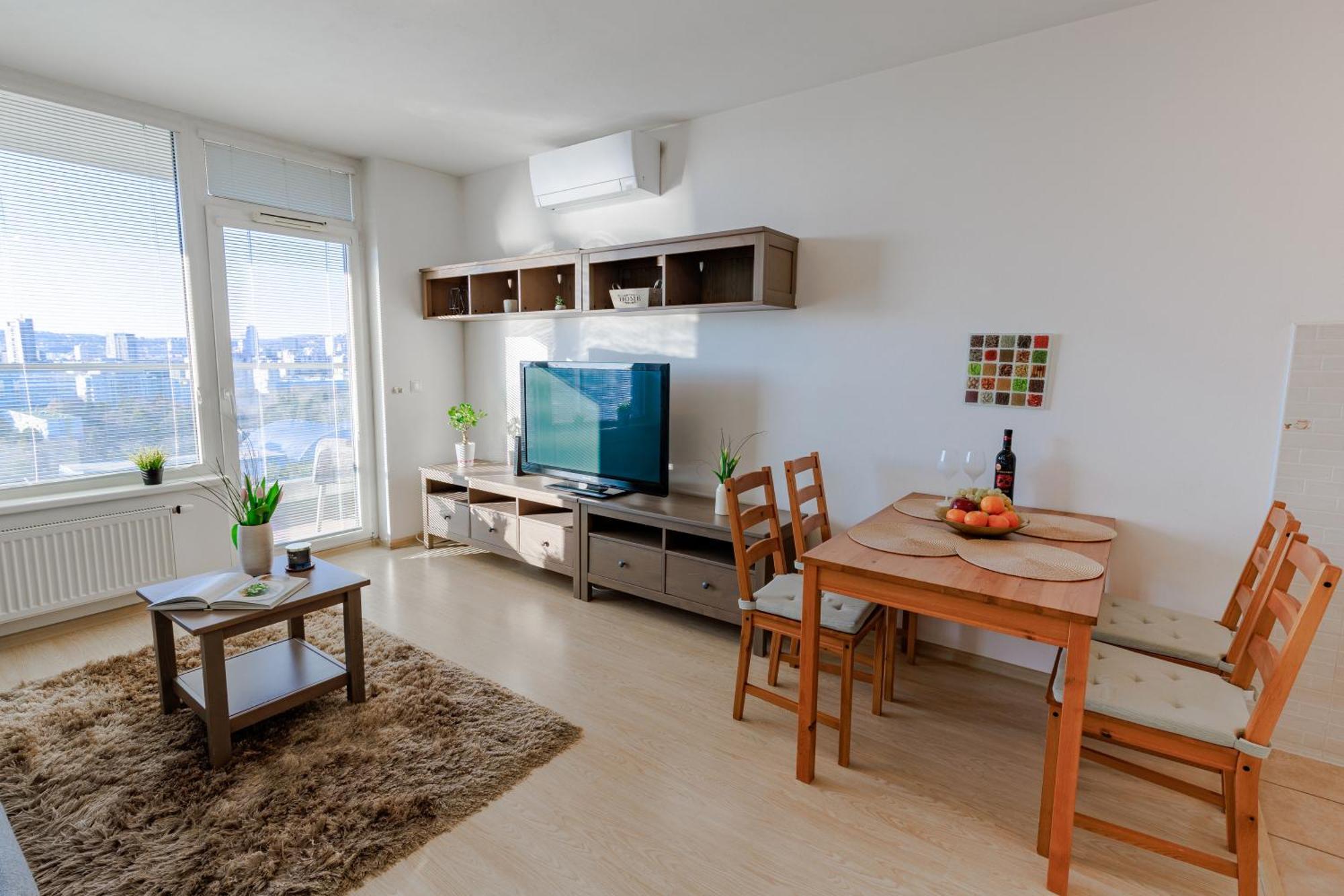 Sunny Apartment With Amazing Terrace On The 13Th Floor Near City Center Bratislava Exterior photo