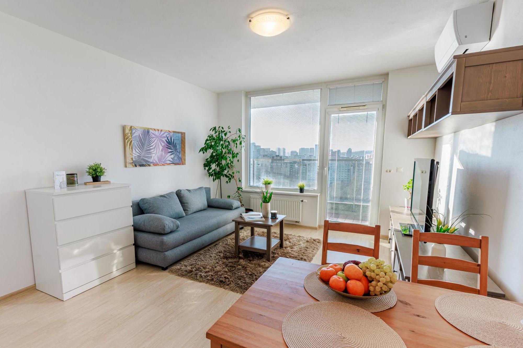 Sunny Apartment With Amazing Terrace On The 13Th Floor Near City Center Bratislava Exterior photo